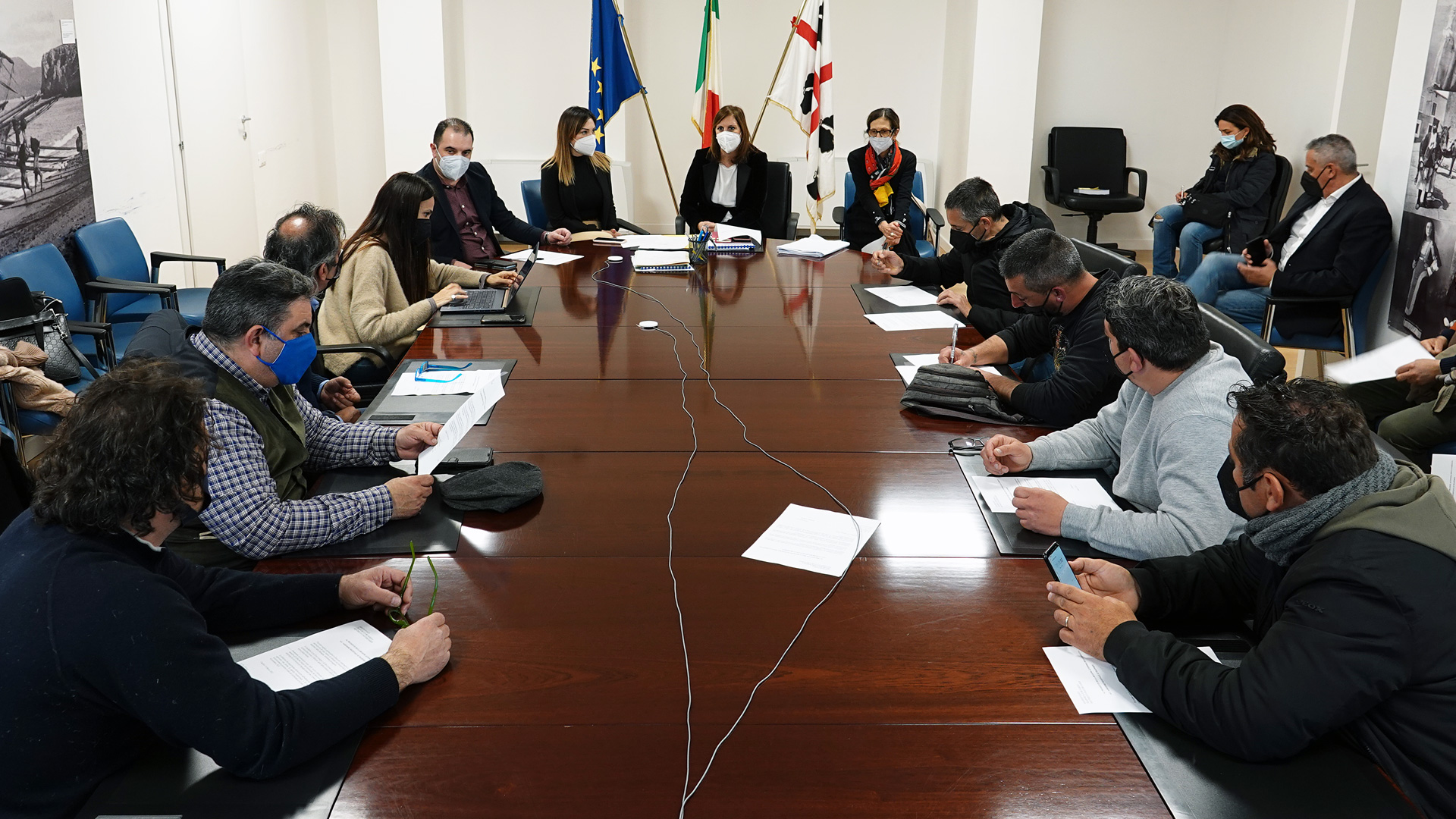 Assessori Zedda Pili e Todde incontro con autotrasportatori Assessori Zedda Pili e Todde incontro con autotrasportatori